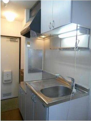 ��ʌ�����s���R�S���ڂ̃A�p�[�g�̃L�b�`��