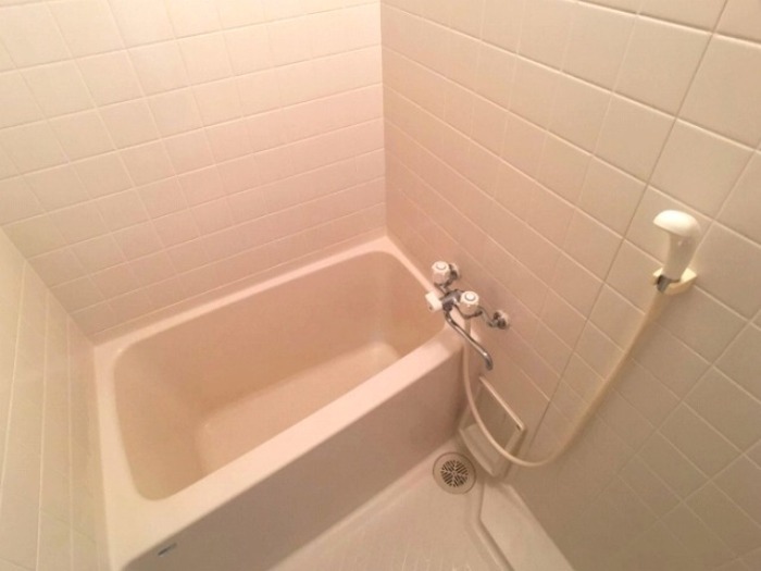 ��ʌ��������܎s�΋擌�Y�a�R���ڂ̃A�p�[�g�̃o�X