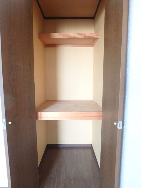 ��ʌ�����s�厚�����̃A�p�[�g�̎��[