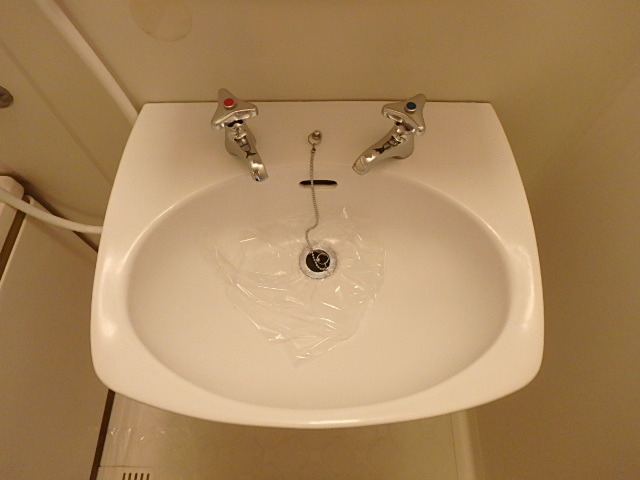 ��ʌ�����s�厚�����̃A�p�[�g�̐��ʏ�