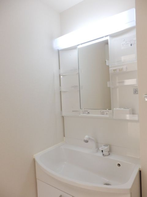 ��ʌ�����s��c�{�̃A�p�[�g�̐��ʏ�