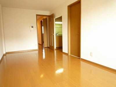 ��ʌ�����s���ԂR���ڂ̃}���V�����̋��ԁE���r���O