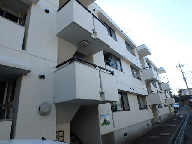 ��ʌ��������܎s������{�����P���ڂ̃}���V�����̌����O��