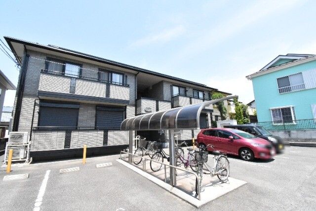 ��ʌ��������܎s��{��O���S����228-2�̃A�p�[�g�̌����O��