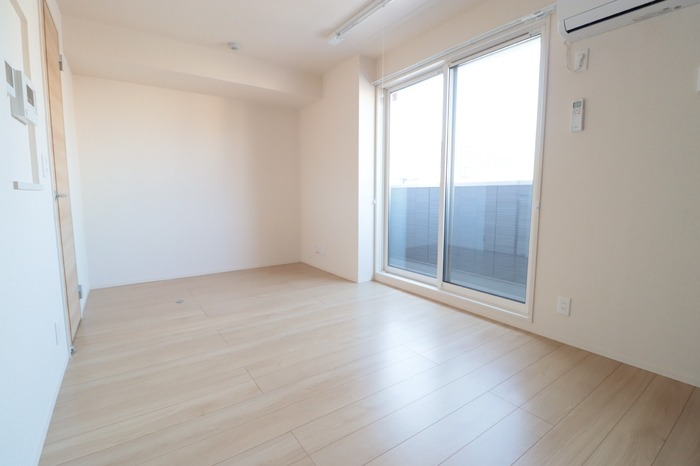 ��ʌ�����s�����Q���ڂ̃A�p�[�g�̋��ԁE���r���O