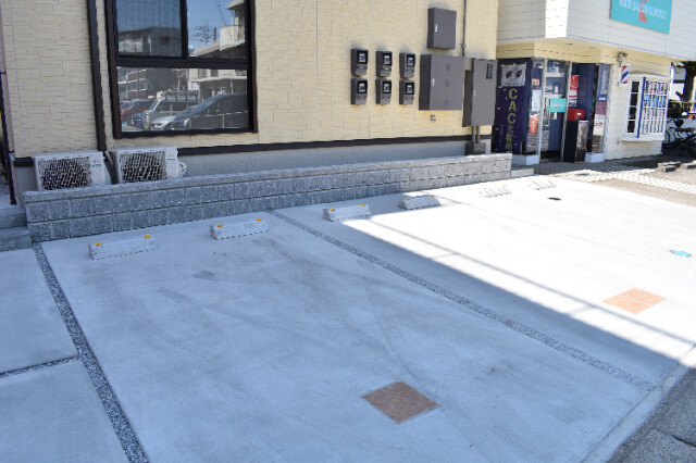 ��ʌ��������܎s��{��������P���ڂ̃A�p�[�g�̒��ԏ�