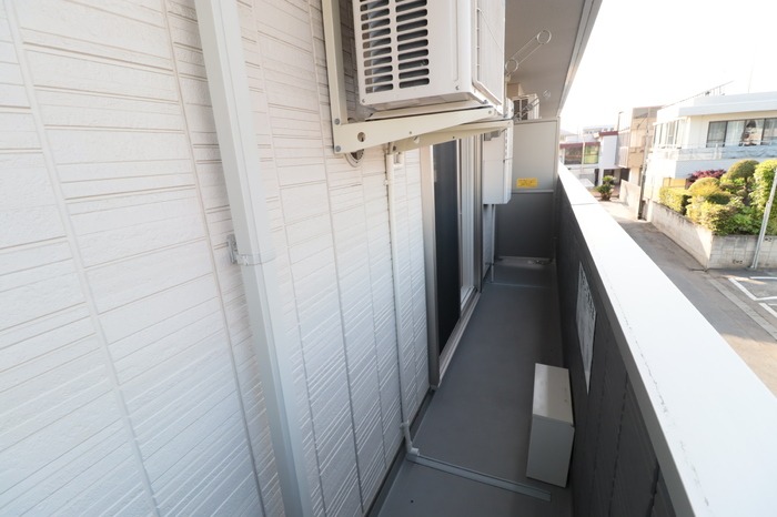 ��ʌ�����s�����Q���ڂ̃A�p�[�g�̃o���R�j�[