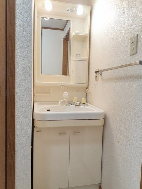 ��ʌ��������܎s������厚���V��̃A�p�[�g�̐��ʏ�