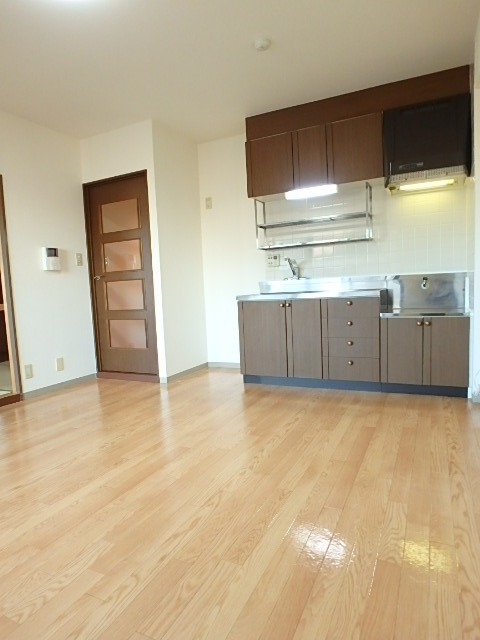 ��ʌ��������܎s�k��y�C���Q���ڂ̃}���V�����̋��ԁE���r���O