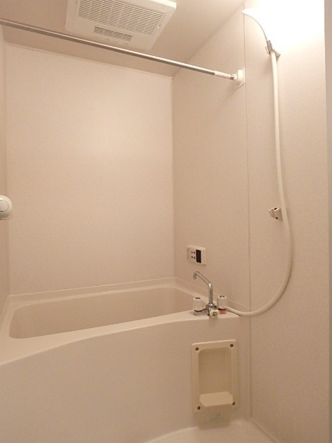 ��ʌ��������܎s�k��y�C���Q���ڂ̃}���V�����̃o�X