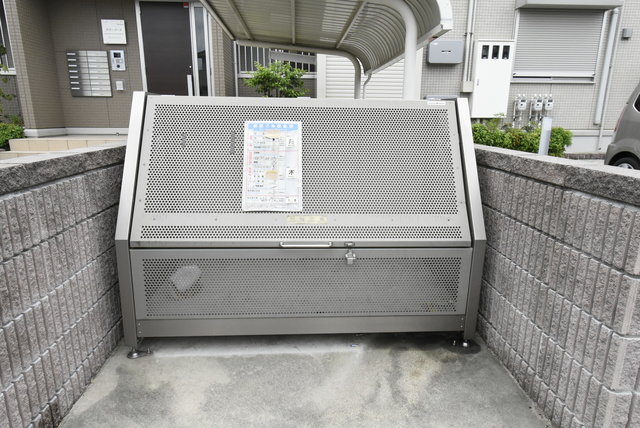 ��ʌ��������܎s�k��y�C���Q���ڂ̃A�p�[�g�̂��̑�