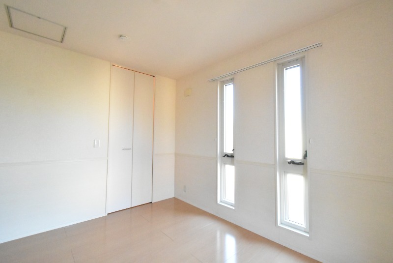 ��ʌ�����s�厚�ΐ_�̃A�p�[�g�̂��̑������E�X�y�[�X