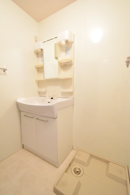 ��ʌ�����s�厚�ΐ_�̃A�p�[�g�̐��ʏ�