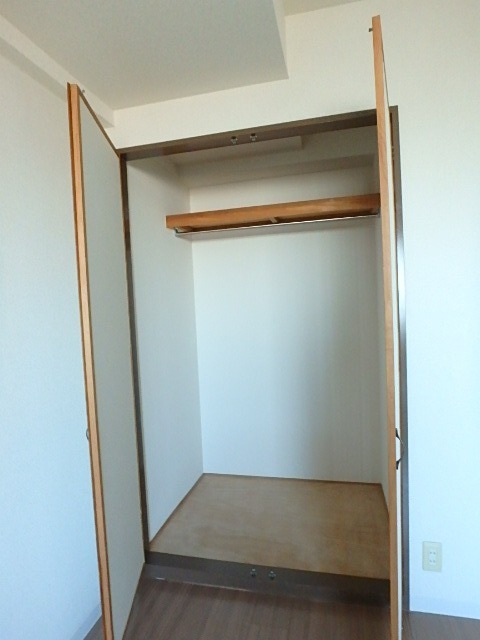 ��ʌ��������܎s�k��y�C���Q���ڂ̃}���V�����̎��[