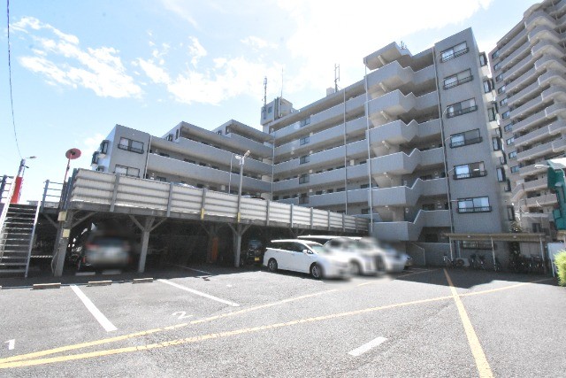 ��ʌ��������܎s�k��y�C���Q���ڂ̃}���V�����̒��ԏ�