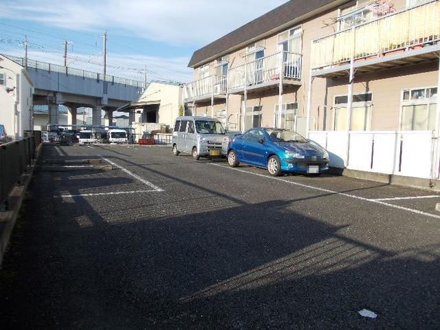 ��ʌ��k�����S�ɓޒ��厚�����̃}���V�����̒��ԏ�