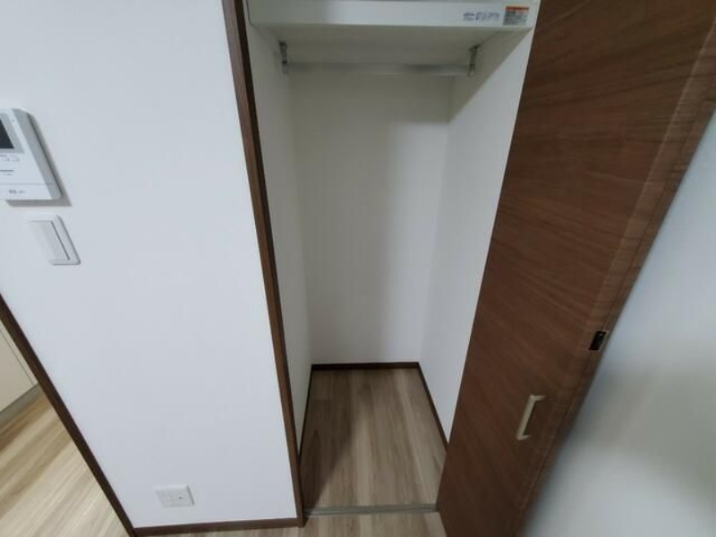 ��ʌ��t�����s�l��˂P���ڂ̃A�p�[�g�̎��[