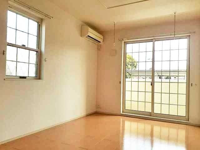 ��ʌ�����s�厚���s�̃A�p�[�g�̋��ԁE���r���O