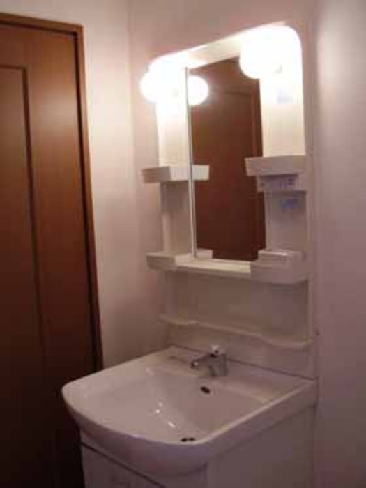 ��ʌ��z�J�s���������P���ڂ̃A�p�[�g�̐��ʏ�