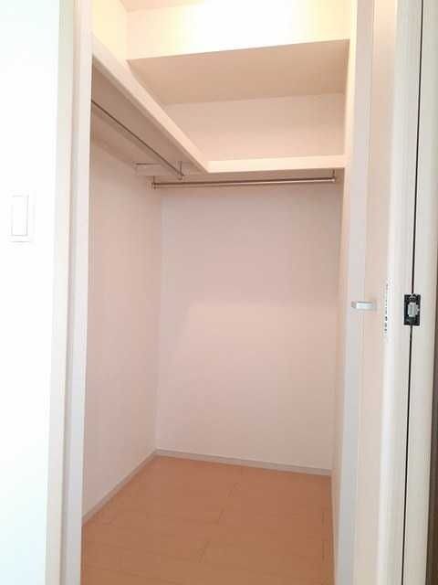 ��ʌ�����s�厚���s�̃A�p�[�g�̎��[