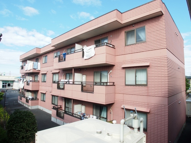 ��ʌ�����s��c�{�̃}���V�����̌����O��