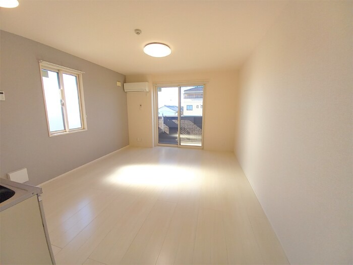 ��ʌ��t�����s�~�c�{���Q���ڂ̃A�p�[�g�̋��ԁE���r���O