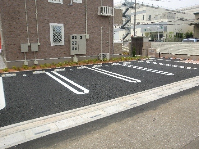 ��ʌ��������܎s�k��g�쒬�Q���ڂ̃A�p�[�g�̒��ԏ�