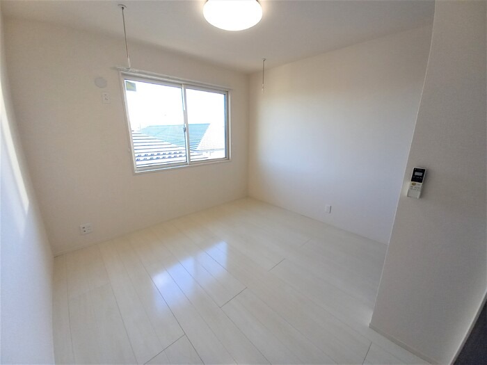 ��ʌ��t�����s�~�c�{���Q���ڂ̃A�p�[�g�̂��̑������E�X�y�[�X