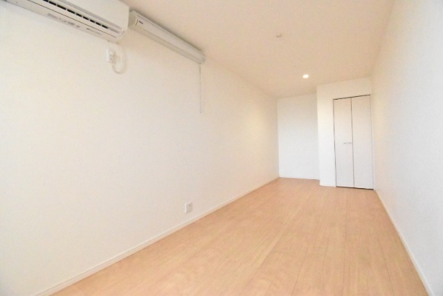 ��ʌ��z�J�s�����c���̃A�p�[�g�̋��ԁE���r���O