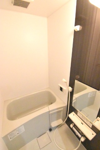 ��ʌ��z�J�s�����c���̃A�p�[�g�̃o�X