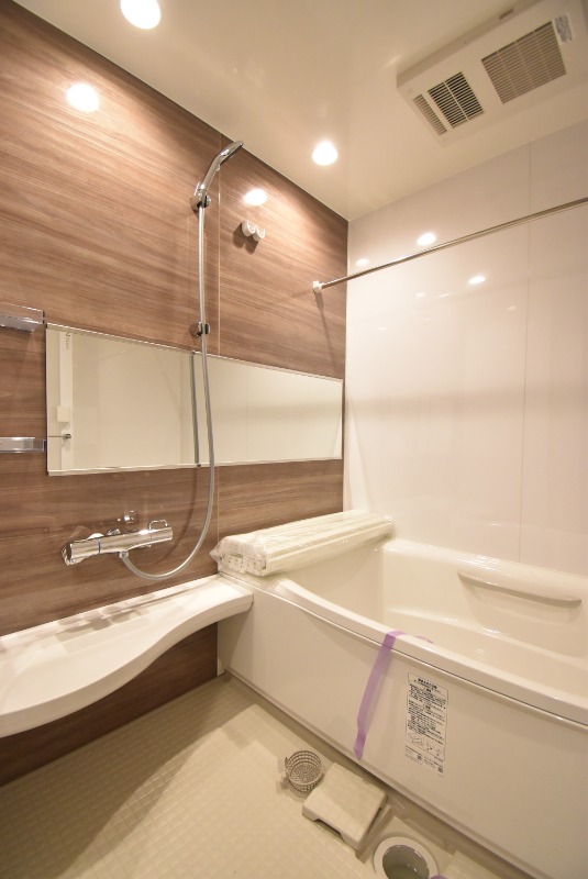 ��ʌ������s�h���Q���ڂ̃}���V�����̃o�X