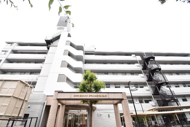 ��ʌ������s�����Q���ڂ̃}���V�����̌����O��