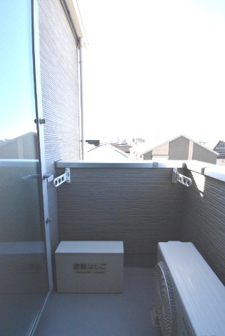 ��ʌ��z�J�s�����c���̃A�p�[�g�̃o���R�j�[