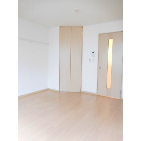 ��ʌ��z�J�s�k�z�J�Q���ڂ̃A�p�[�g�̂��̑������E�X�y�[�X