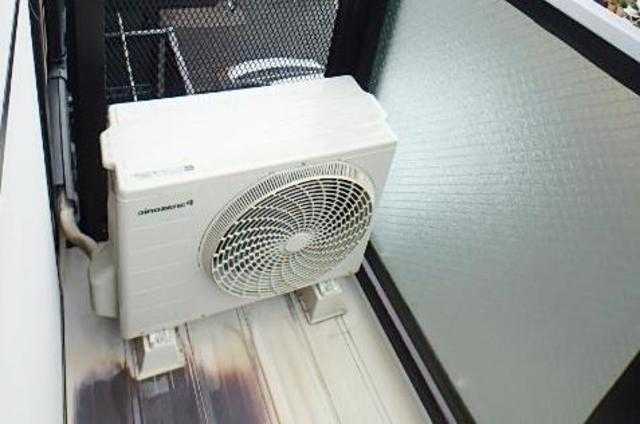 ��ʌ��������܎s��{����ؒ��S���ڂ̃A�p�[�g�̃o���R�j�[