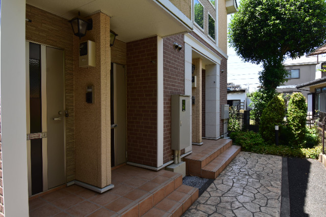 ��ʌ��������܎s�k����i���R���ڂ̃A�p�[�g�̃G���g�����X