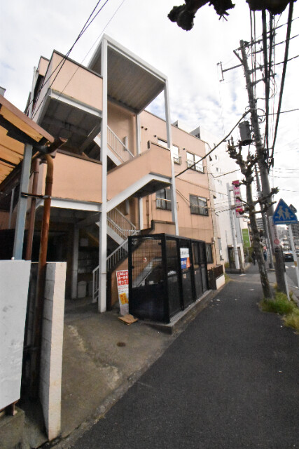 ��ʌ�����s���،����̃}���V�����̃G���g�����X