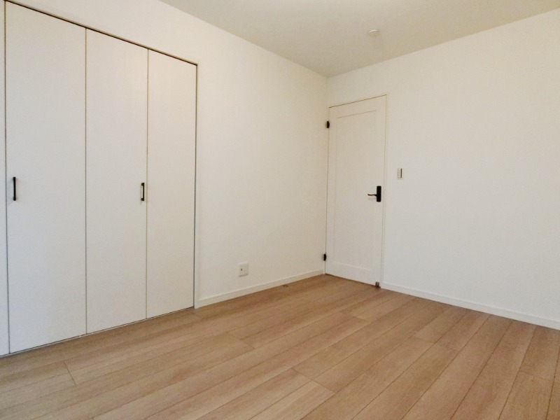 ��ʌ�����s�����Q���ڂ̃e���X�n�E�X�̂��̑������E�X�y�[�X