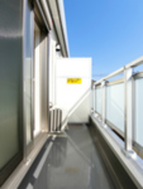 ��ʌ������s�����T���ڂ̃}���V�����̃o���R�j�[