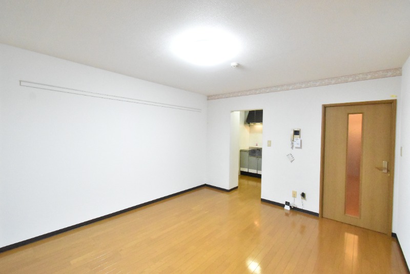 ��ʌ��z�J�s�{�{���P���ڂ̃}���V�����̋��ԁE���r���O