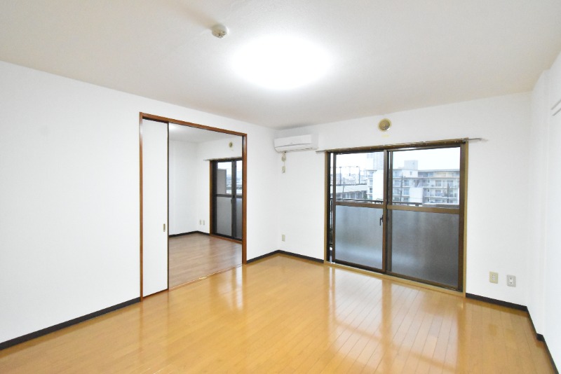 ��ʌ��z�J�s�{�{���P���ڂ̃}���V�����̋��ԁE���r���O