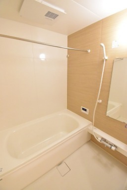 ��ʌ��z�J�s���C�N�^�E���X���ڂ̃A�p�[�g�̃o�X