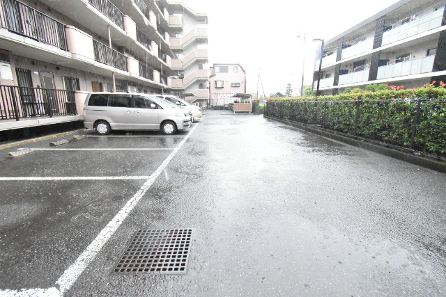 ��ʌ��z�J�s�{�{���P���ڂ̃}���V�����̒��ԏ�