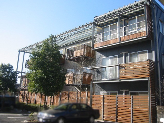 ��ʌ��������܎s�k�擌�听���P���ڂ̃}���V�����̌����O��