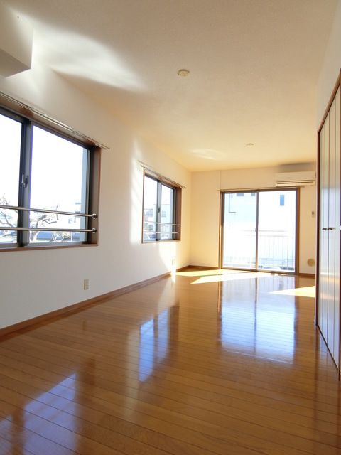 ��ʌ��������܎s�k�擌�听���P���ڂ̃}���V�����̋��ԁE���r���O