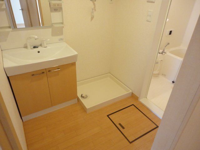 ��ʌ��������܎s������厚��J�̃A�p�[�g�̐��ʏ�