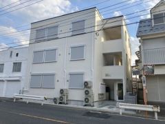 ��ʌ��������܎s�Y�a��̉ƂV���ڂ̃A�p�[�g�̌����O��