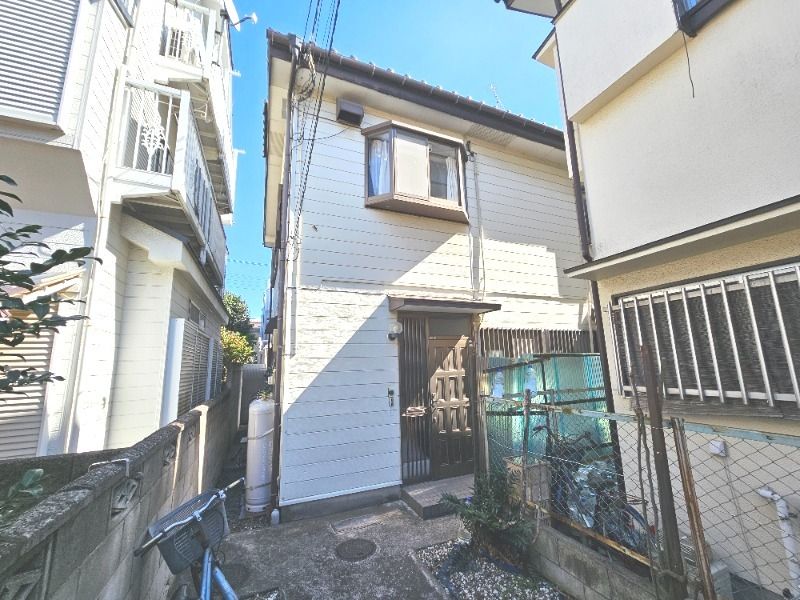 ��ʌ��������܎s�����擌��{�S����45-9�̃A�p�[�g�̌����O��