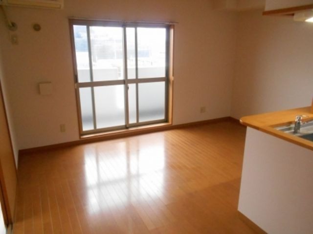 ��ʌ��������܎s�k��{�����̃}���V�����̋��ԁE���r���O