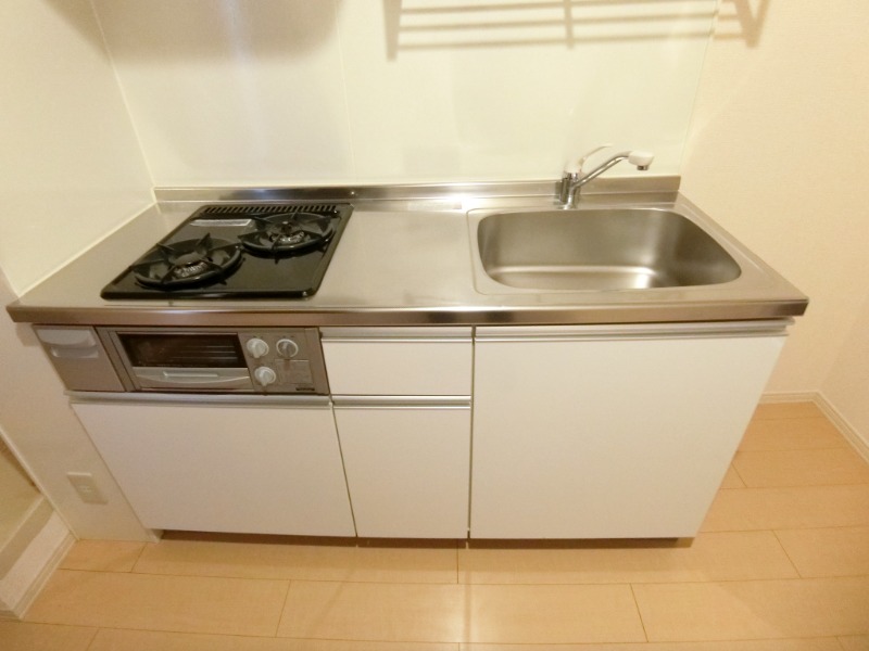 ��ʌ��z�J�s�ԎR���R���ڂ̃A�p�[�g�̃L�b�`��